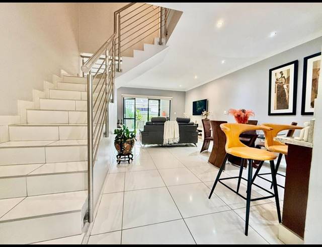 2 BEDROOM DUPLEX FOR SALE IN BRYANSTON EAST